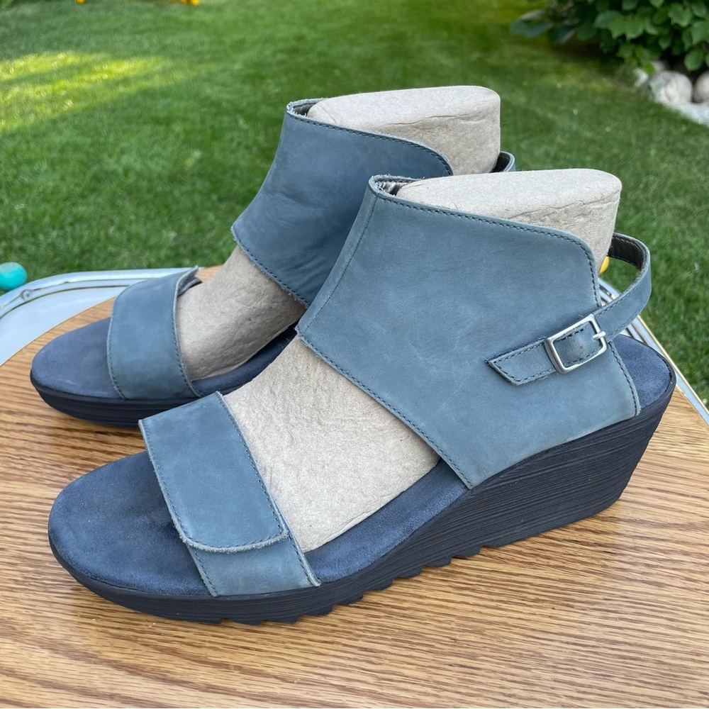 AEROSOLES Slate Blue Suede Wedge Sandals with Velcro Straps